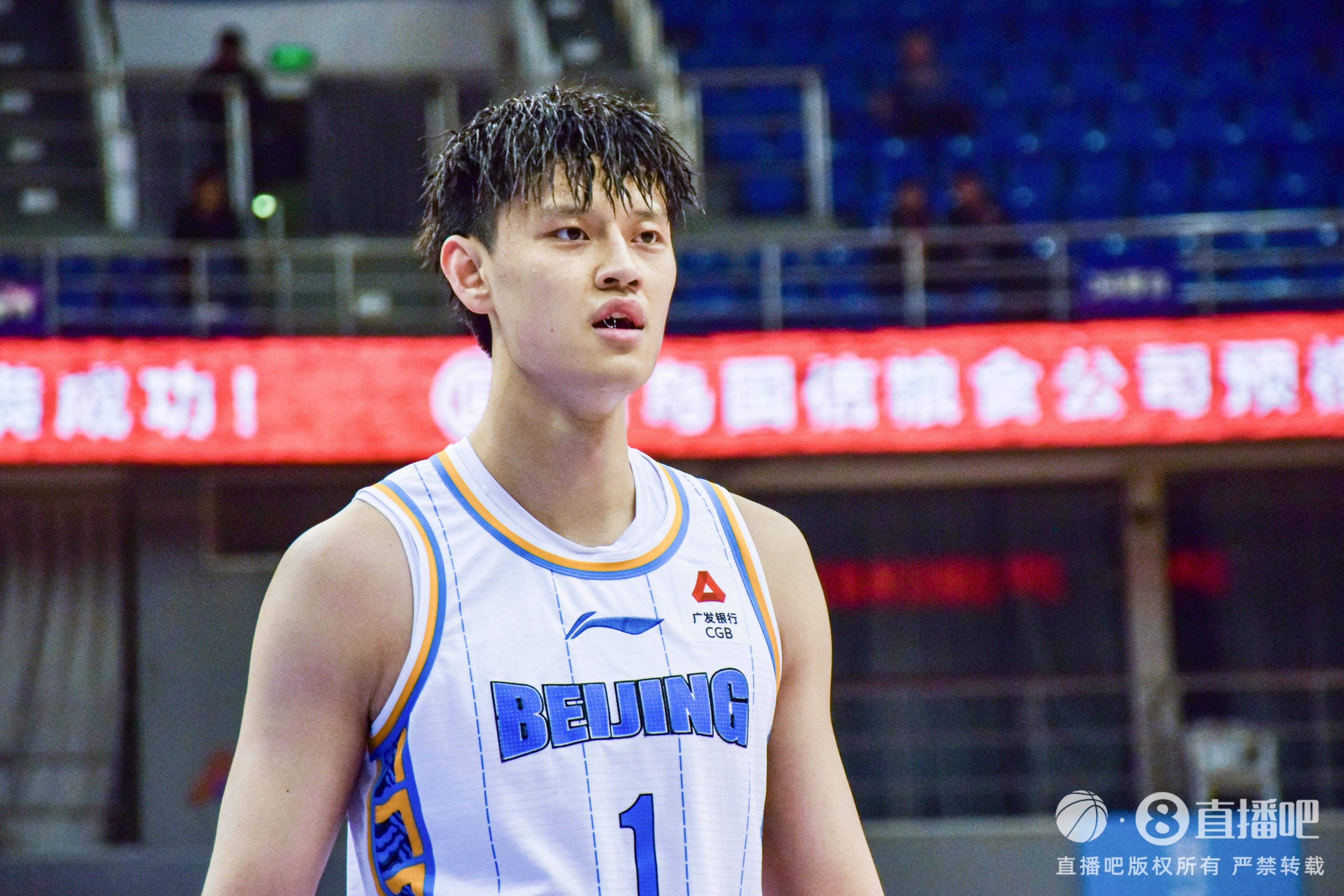 7次大帽相當(dāng)炸裂！曾凡博替補(bǔ)砍16分7板7帽 大帽絕殺遼寧！